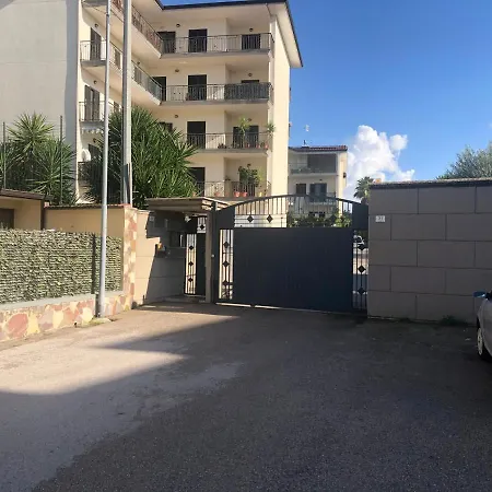 公寓 La Casa Di Pedro 圣马里亚卡普阿韦泰雷